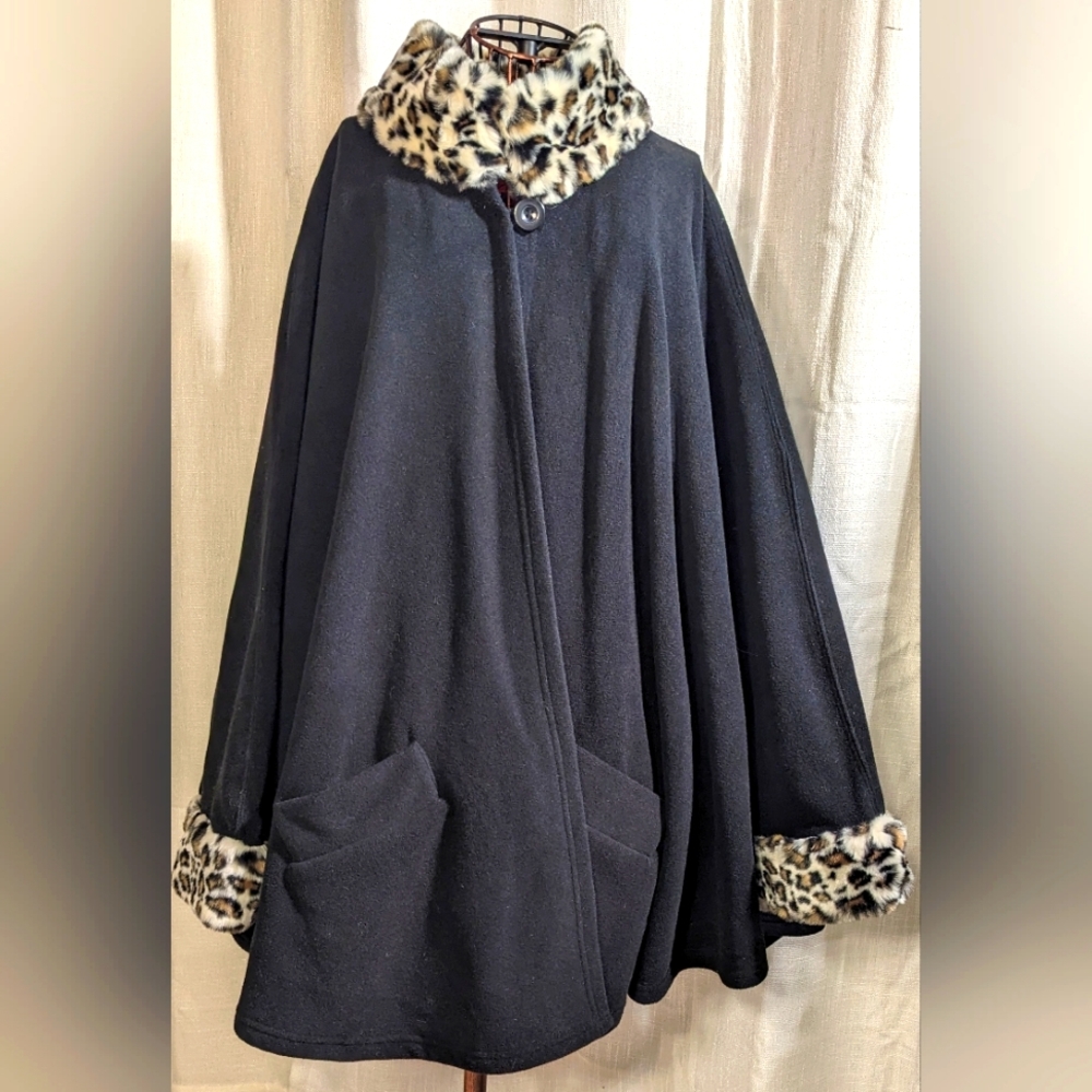 Cejon Size L/XL Fleece‎ Poncho/Cape